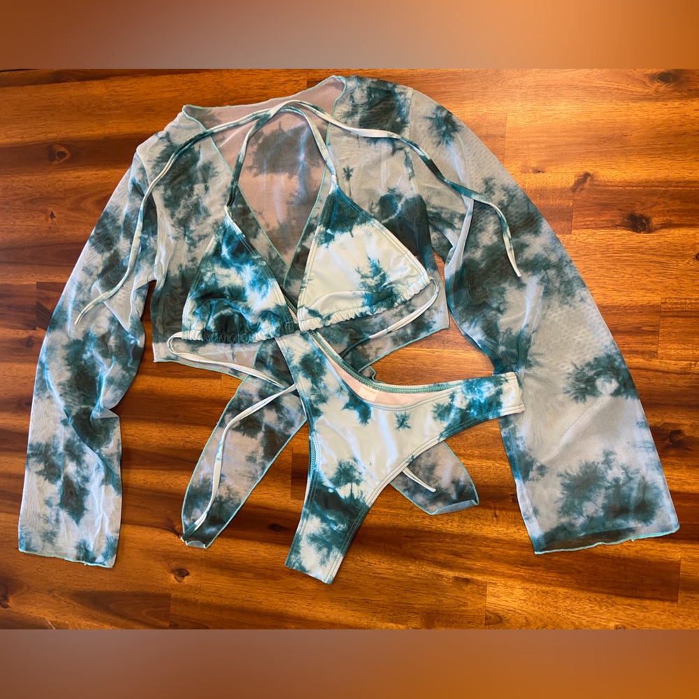NWOT Tie-Dye Blue Green Bikini Set with Cover-Up Three Piece Size Small